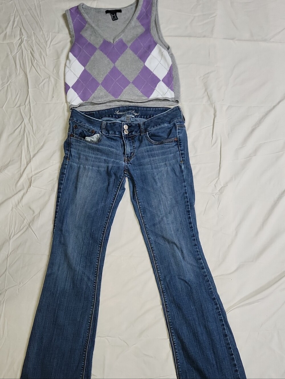 Styled Outfit: Artist American Eagle Jeans And Crop Vest Sweater Sz 6/M